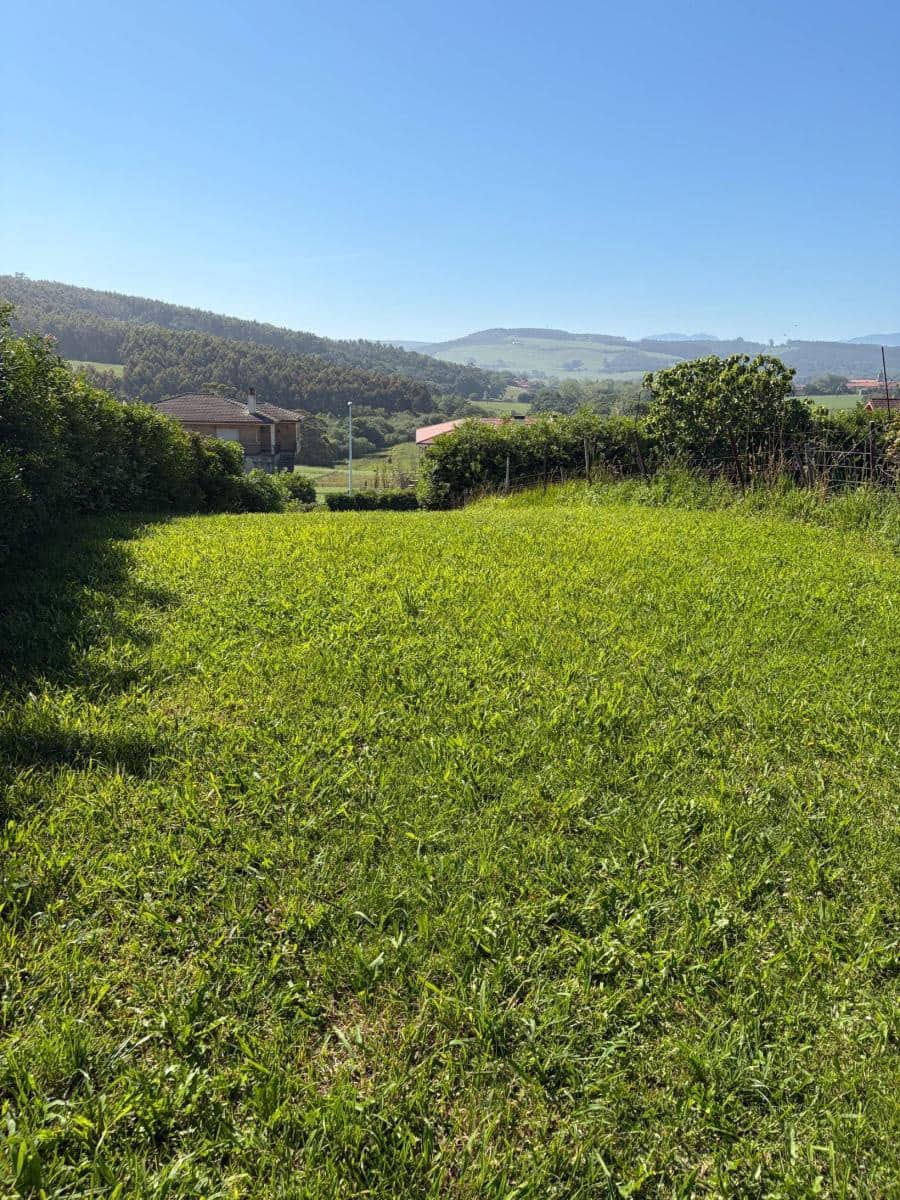 8 bedroom Semi-detached Villa for sale in Galizano - € 800,001 (Ref: 9868450)