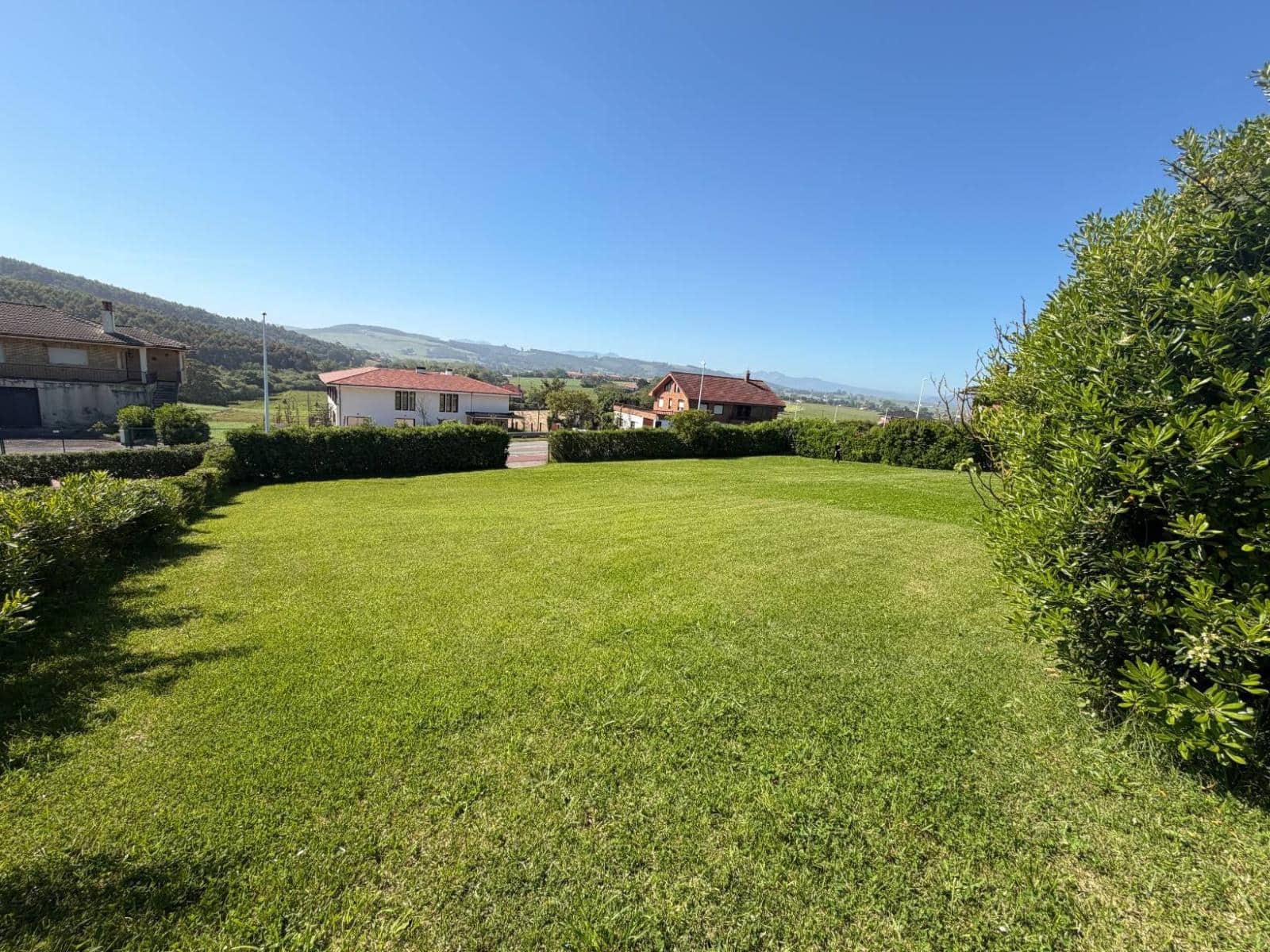 8 bedroom Semi-detached Villa for sale in Galizano - € 800,001 (Ref: 9868450)