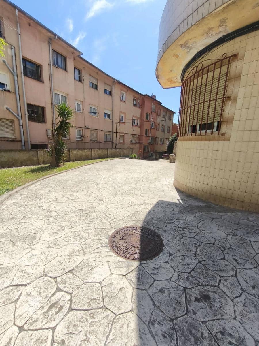 2 bedroom Flat for sale in Santander - € 289,000 (Ref: 9876438)