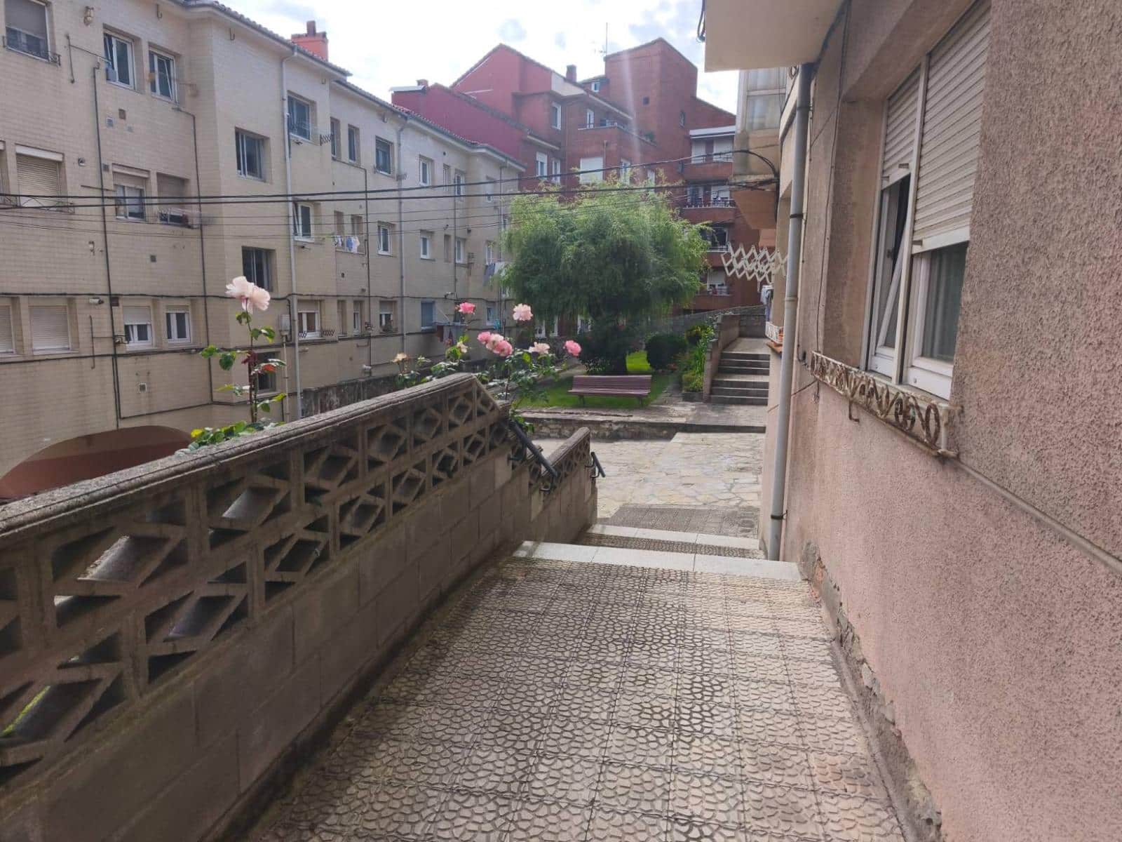 2 bedroom Flat for sale in Santander - € 289,000 (Ref: 9876438)