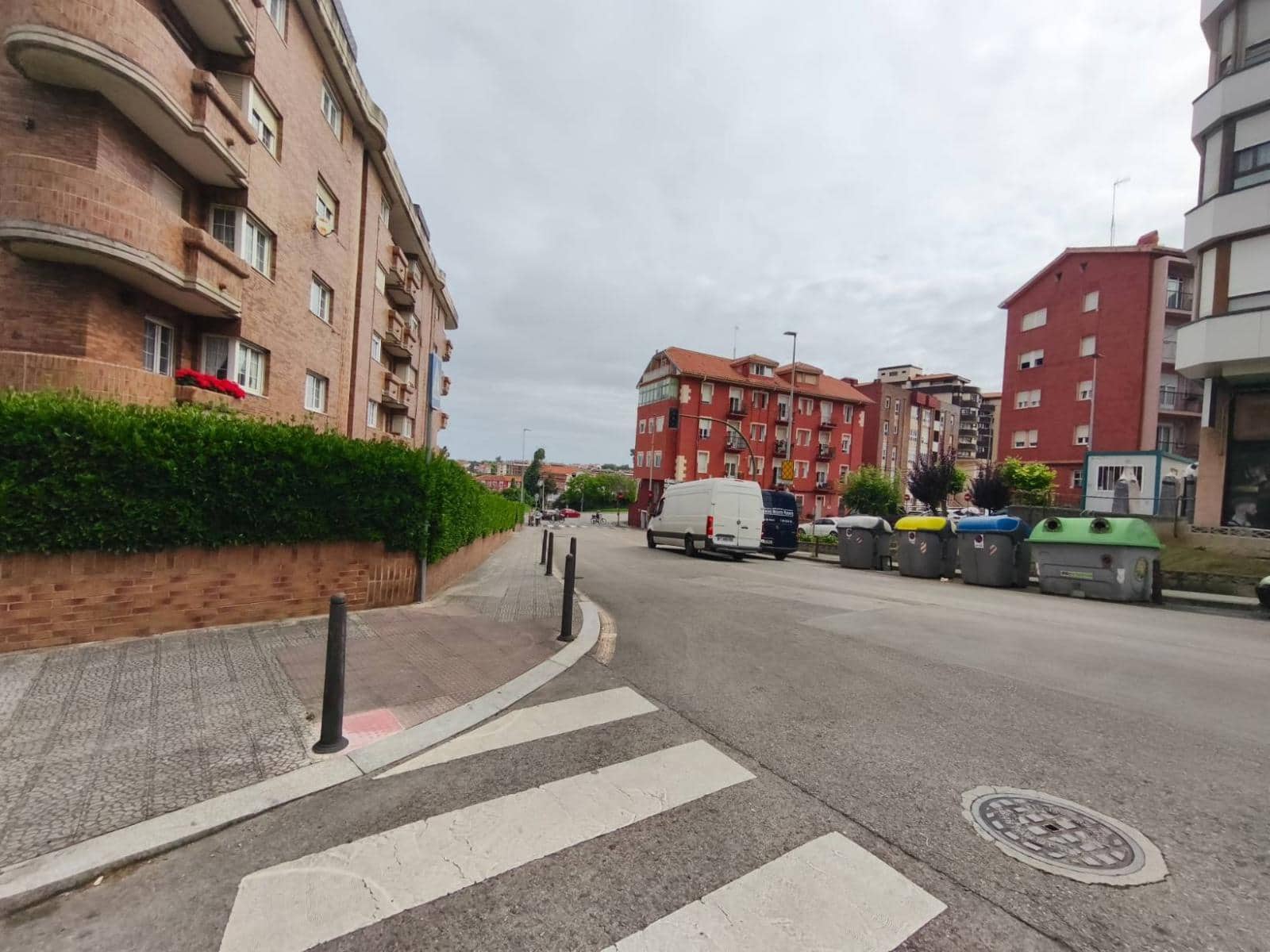 Kommersiell til salgs i Santander - € 53 000 (Ref: 9880754)