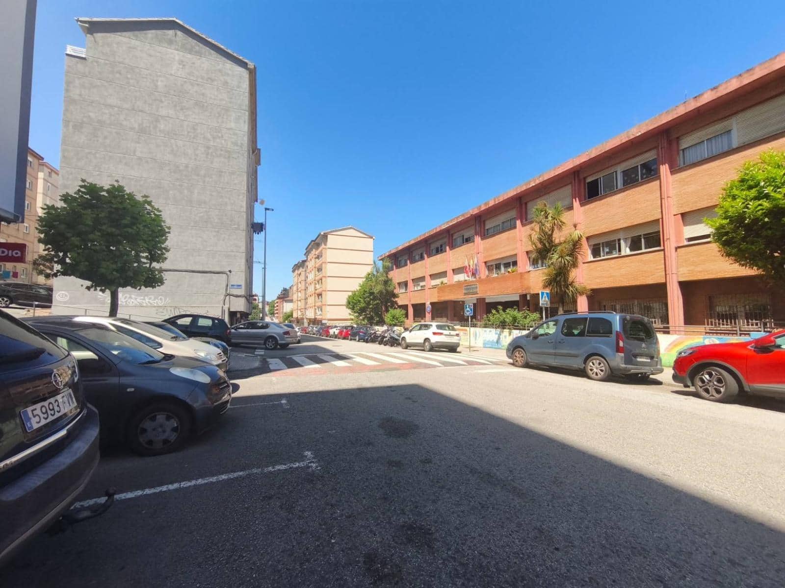Kaupallinen myytävänä paikassa Santander - 59 000 € (Ref: 9900736)