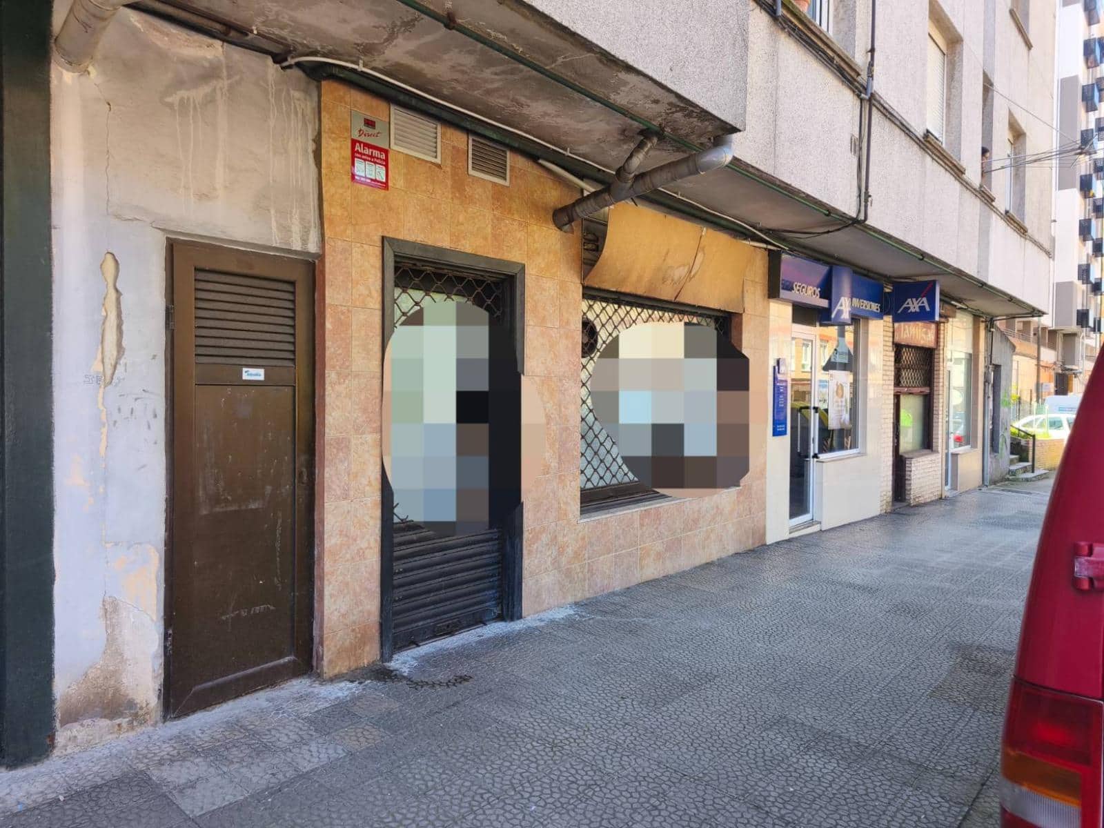 Kaupallinen myytävänä paikassa Santander - 59 000 € (Ref: 9900736)
