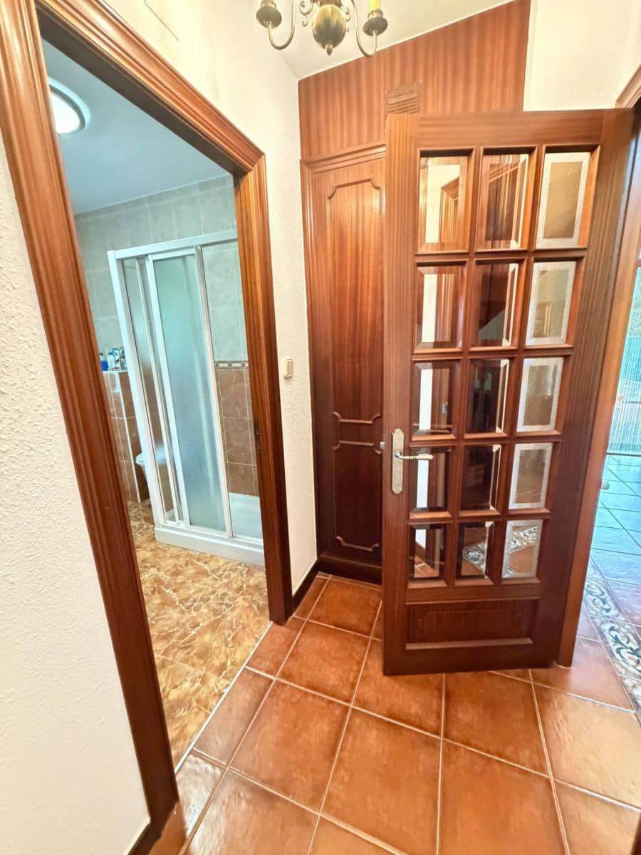 4 bedroom Semi-detached Villa for sale in Torrelavega - € 490,000 (Ref: 9910484)