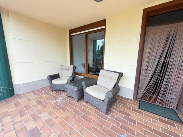 4 bedroom Semi-detached Villa for sale in Torrelavega - € 490,000 (Ref: 9910484)