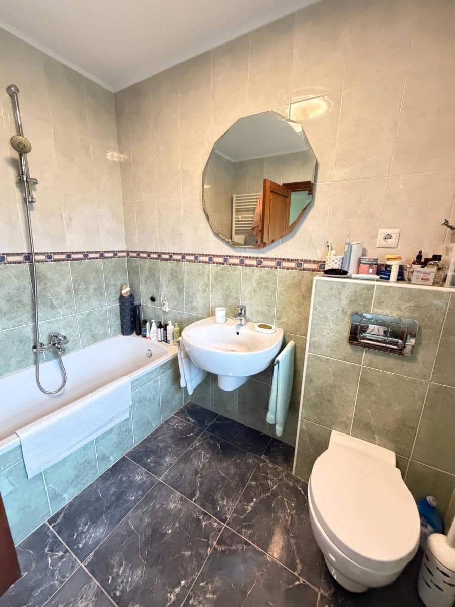 4 bedroom Semi-detached Villa for sale in Torrelavega - € 490,000 (Ref: 9910484)