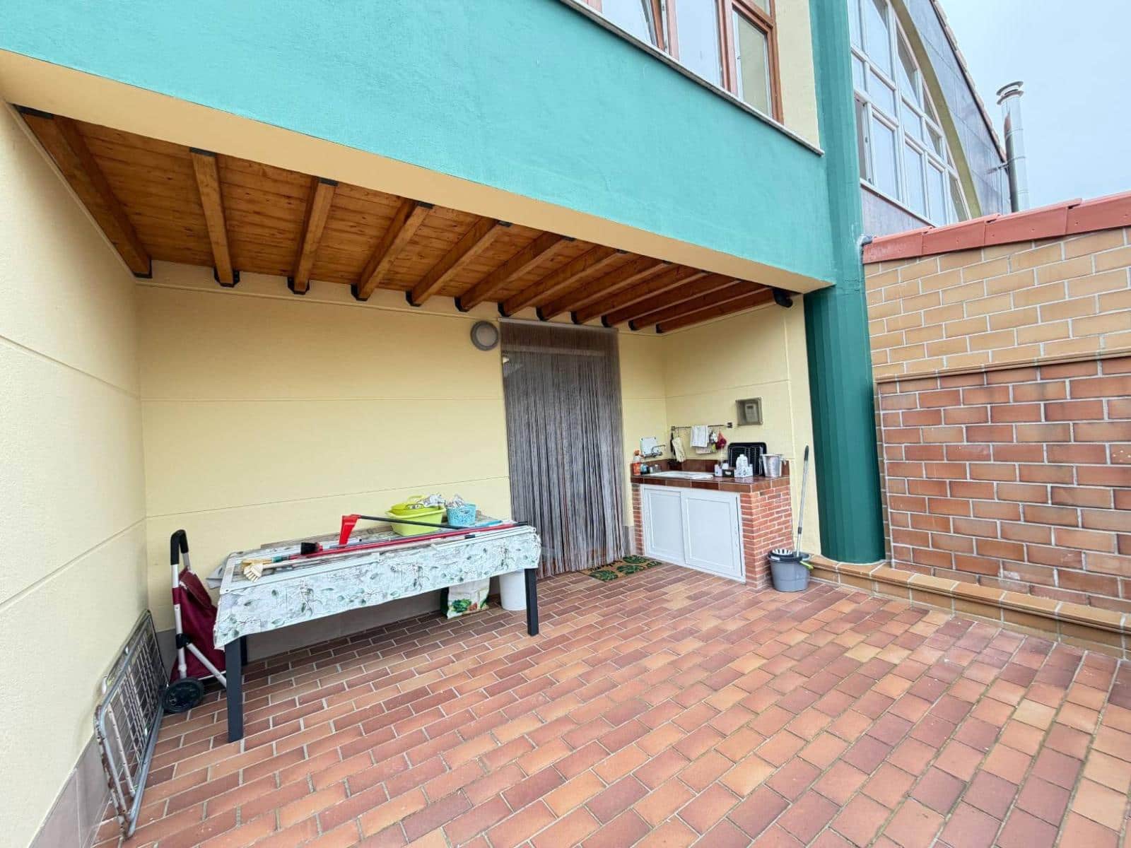 4 bedroom Semi-detached Villa for sale in Torrelavega - € 490,000 (Ref: 9910484)