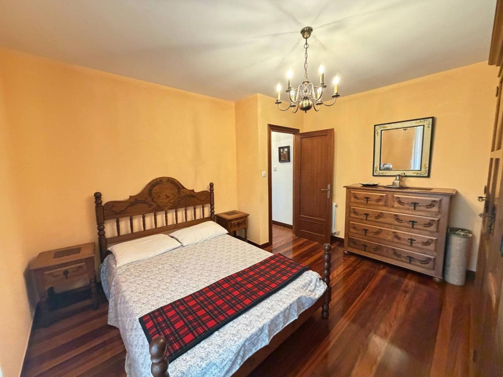 4 bedroom Semi-detached Villa for sale in Torrelavega - € 490,000 (Ref: 9910484)