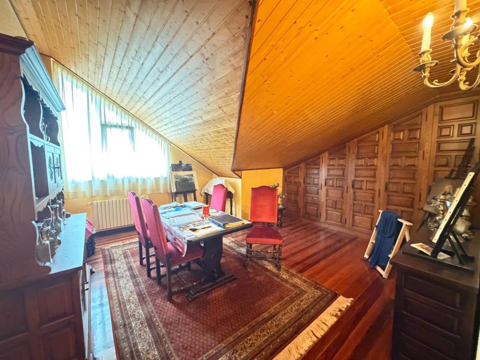 4 bedroom Semi-detached Villa for sale in Torrelavega - € 490,000 (Ref: 9910484)