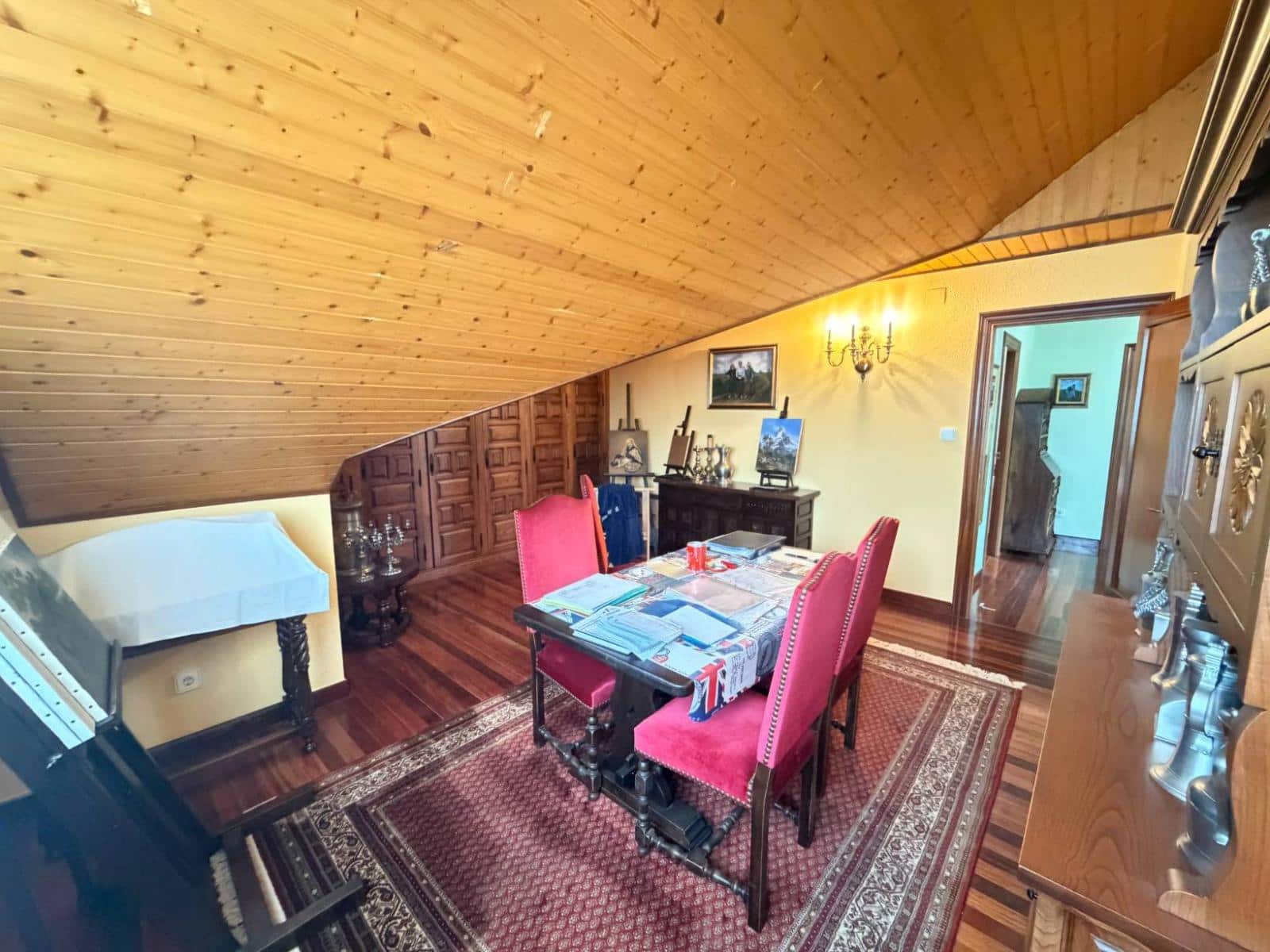 4 bedroom Semi-detached Villa for sale in Torrelavega - € 490,000 (Ref: 9910484)
