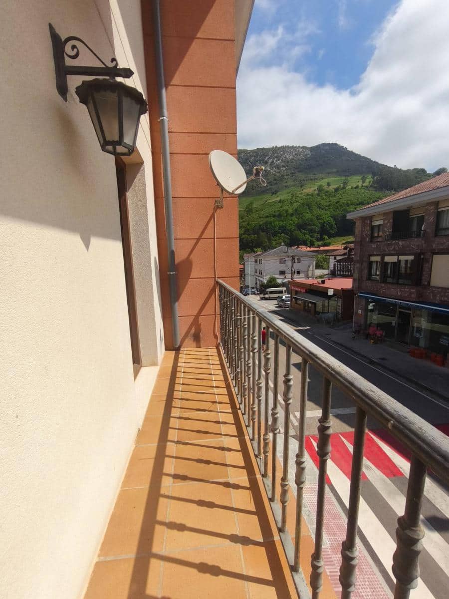 Piso de 3 habitaciones en Polaciones en venta - 169.000 € (Ref: 9933736)