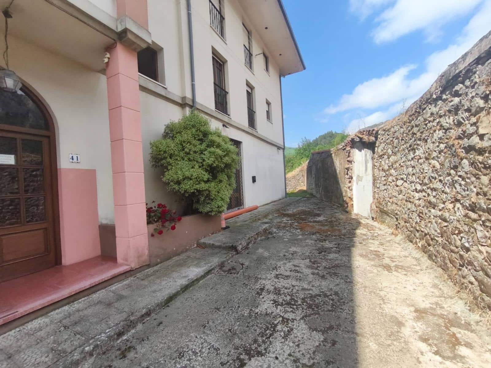 Piso de 3 habitaciones en Polaciones en venta - 169.000 € (Ref: 9933736)