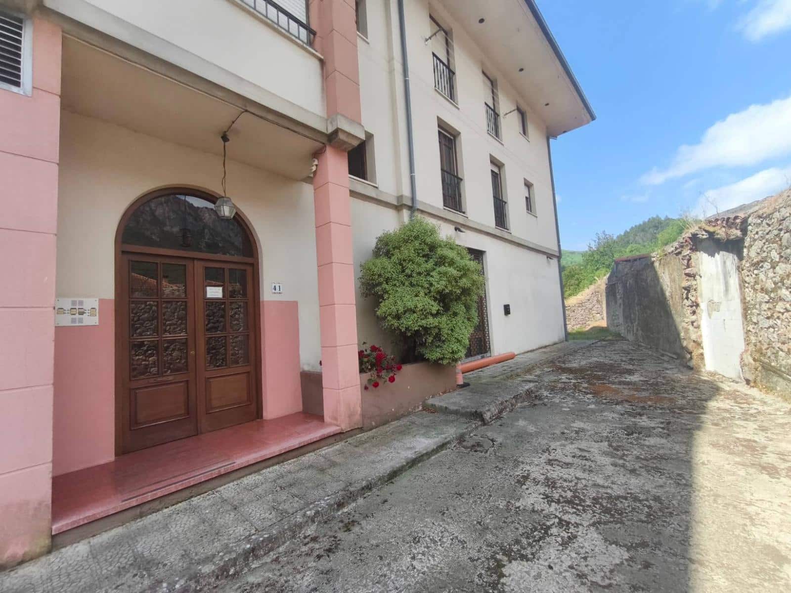 Piso de 3 habitaciones en Polaciones en venta - 169.000 € (Ref: 9933736)