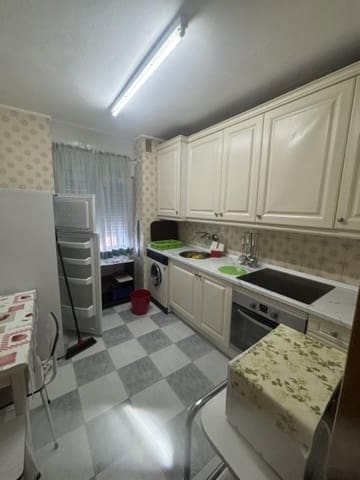 2 quarto Apartamento para arrendar em Santander - 700 € (Ref: 9939608)