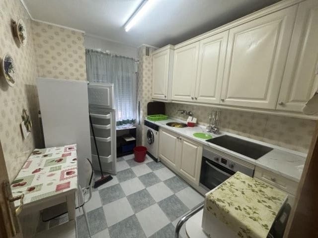 2 quarto Apartamento para arrendar em Santander - 700 € (Ref: 9939608)