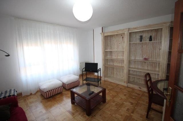 3 makuuhuone Asunto vuokrattavana paikassa Santander - 825 € (Ref: 9994253)