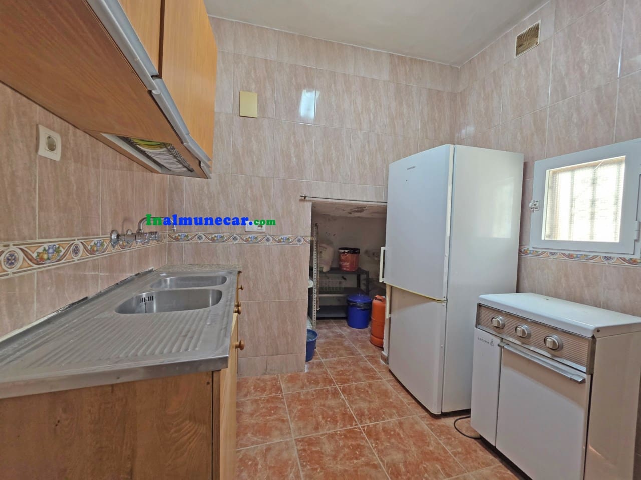 6 slaapkamer Huis te koop in Otivar - € 115.000 (Ref: 10017094)
