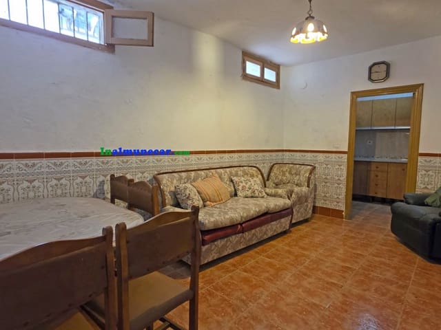 6 slaapkamer Huis te koop in Otívar - € 115.000 (Ref: 10017094)