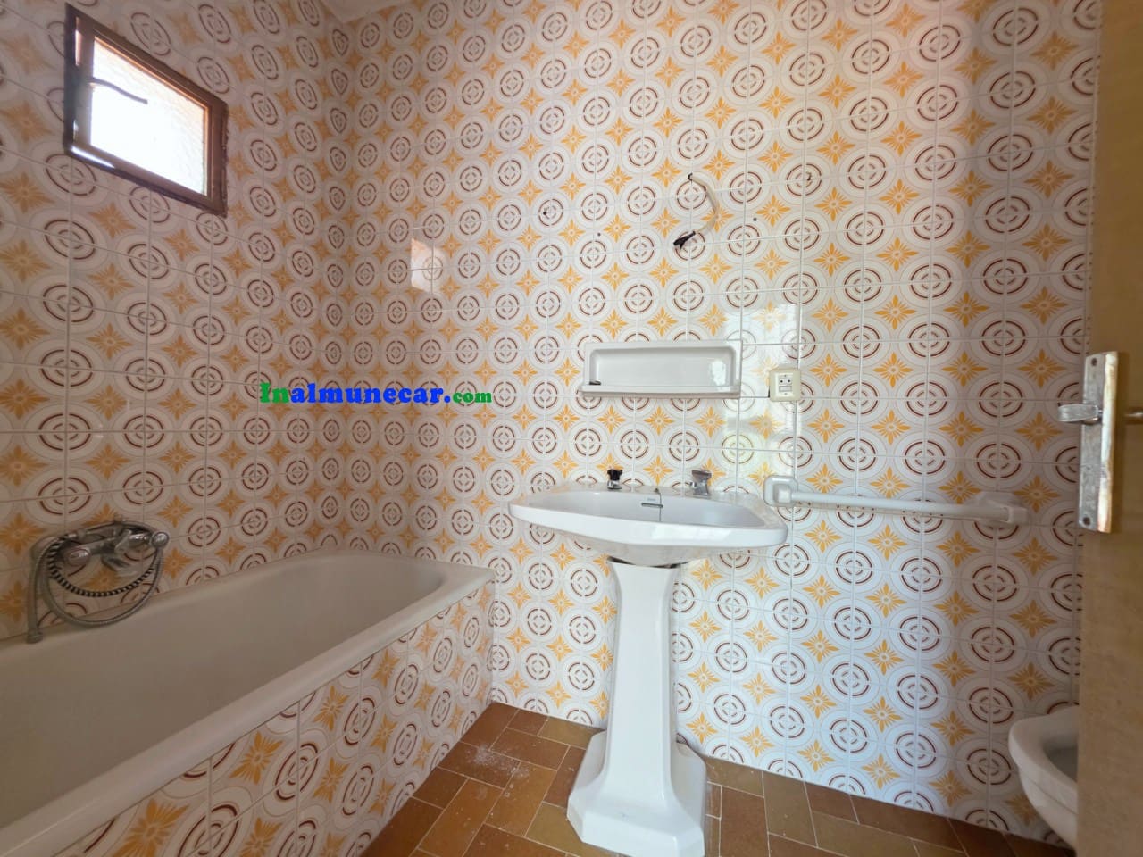 4 slaapkamer Huis te koop in Lentegi - € 65.000 (Ref: 8527750)