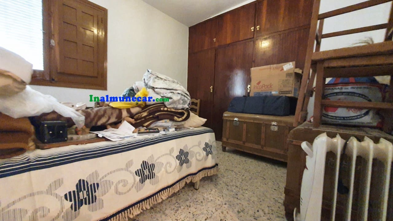 5 soveværelse Byhus til salg i Otivar - € 130.000 (Ref: 8540521)