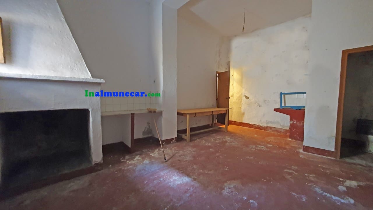 5 soveværelse Byhus til salg i Otivar - € 130.000 (Ref: 8540521)