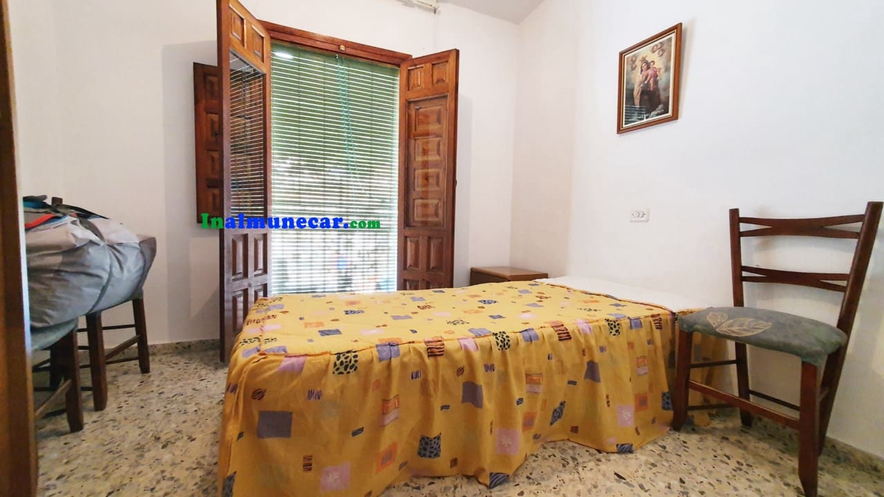 5 soveværelse Byhus til salg i Otivar - € 130.000 (Ref: 8540521)