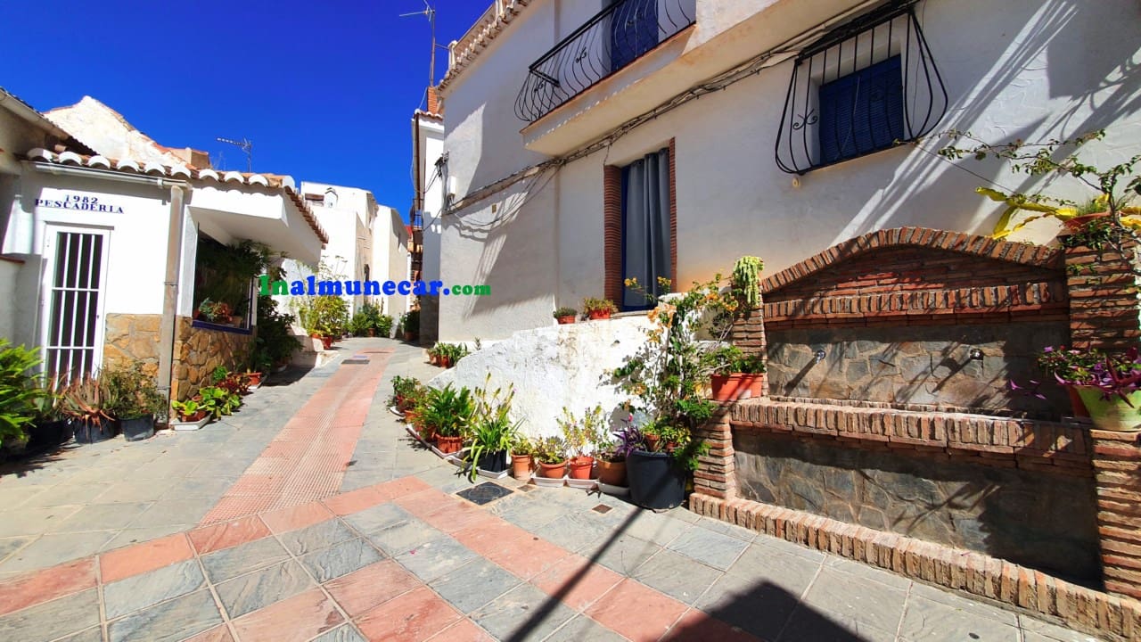 4 soveværelse Byhus til salg i Lentegi med garage - € 98.000 (Ref: 8624554)