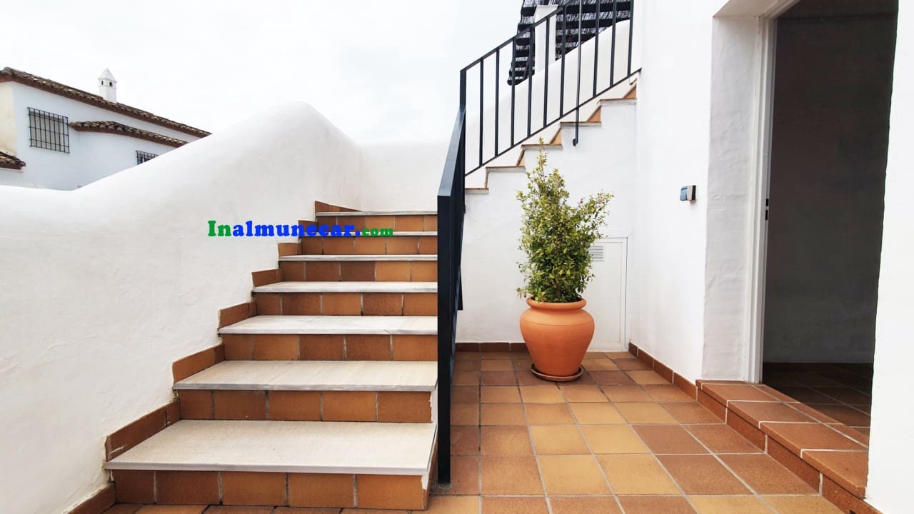 3 soveværelse Rækkehus til salg i La Herradura med swimmingpool garage - € 475.000 (Ref: 9017196)