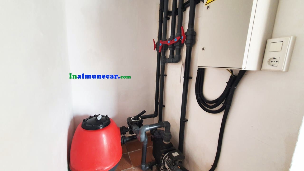 3 soveværelse Rækkehus til salg i La Herradura med swimmingpool garage - € 475.000 (Ref: 9017196)