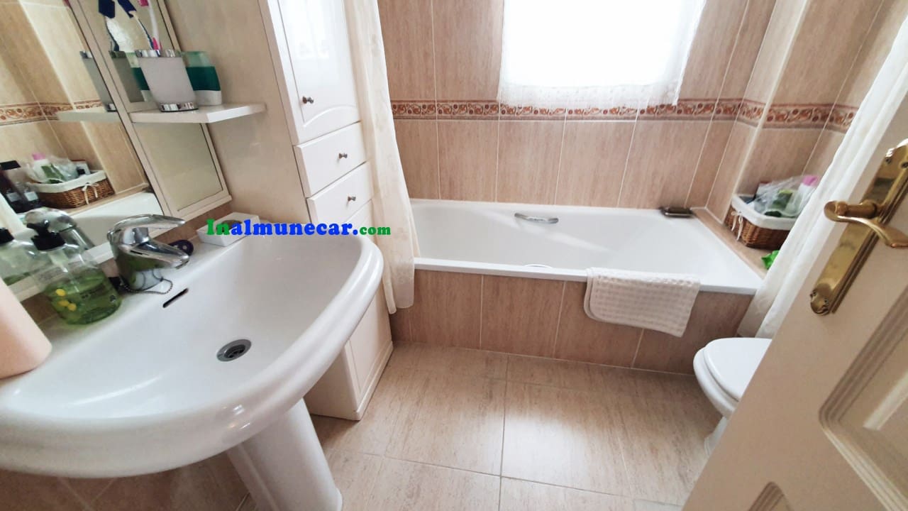 3 soveværelse Rækkehus til salg i La Herradura med swimmingpool garage - € 475.000 (Ref: 9017196)