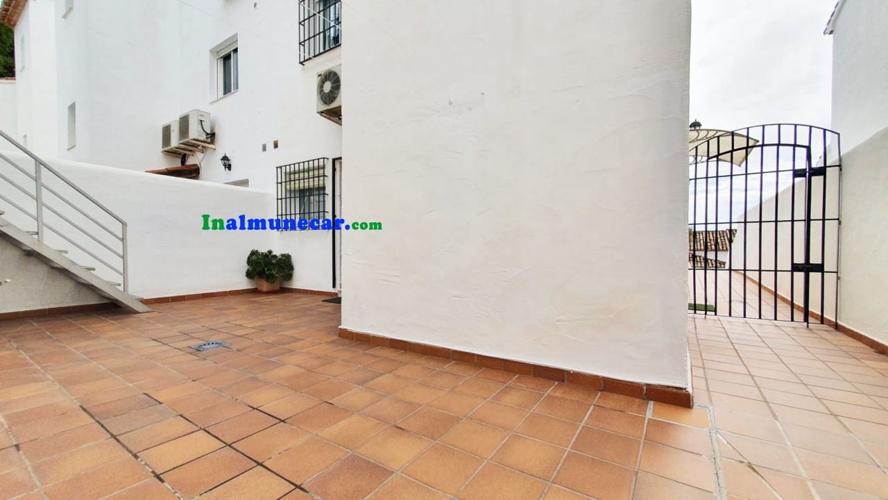 3 soveværelse Rækkehus til salg i La Herradura med swimmingpool garage - € 475.000 (Ref: 9017196)