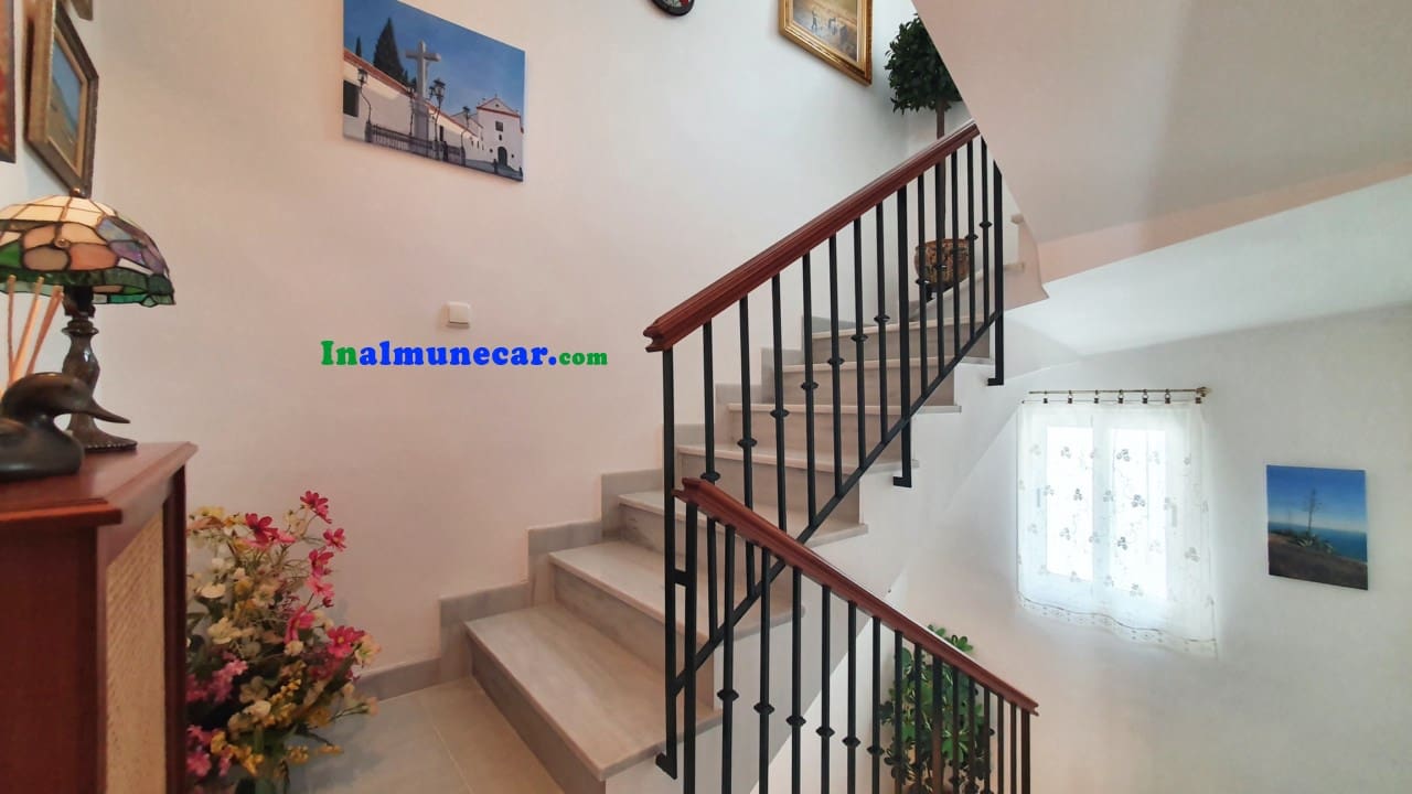 3 soveværelse Rækkehus til salg i La Herradura med swimmingpool garage - € 475.000 (Ref: 9017196)