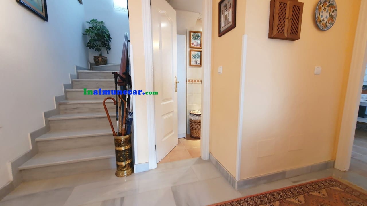 3 soveværelse Rækkehus til salg i La Herradura med swimmingpool garage - € 475.000 (Ref: 9017196)