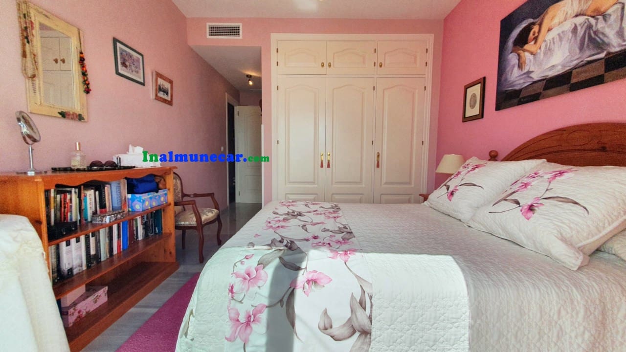 3 soveværelse Rækkehus til salg i La Herradura med swimmingpool garage - € 475.000 (Ref: 9017196)