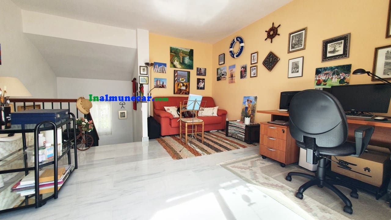 3 soveværelse Rækkehus til salg i La Herradura med swimmingpool garage - € 475.000 (Ref: 9017196)