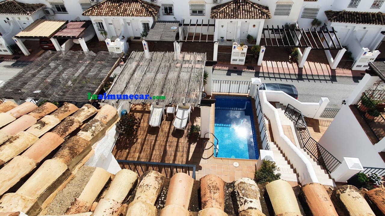 3 soveværelse Rækkehus til salg i La Herradura med swimmingpool garage - € 475.000 (Ref: 9017196)