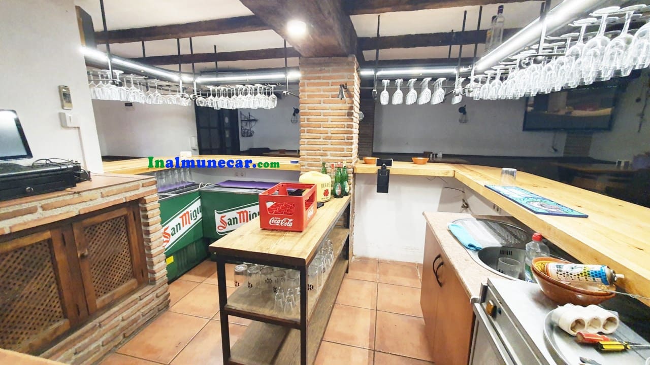 7 soveværelse Restaurant/Bar til salg i Otivar - € 750.000 (Ref: 9264053)