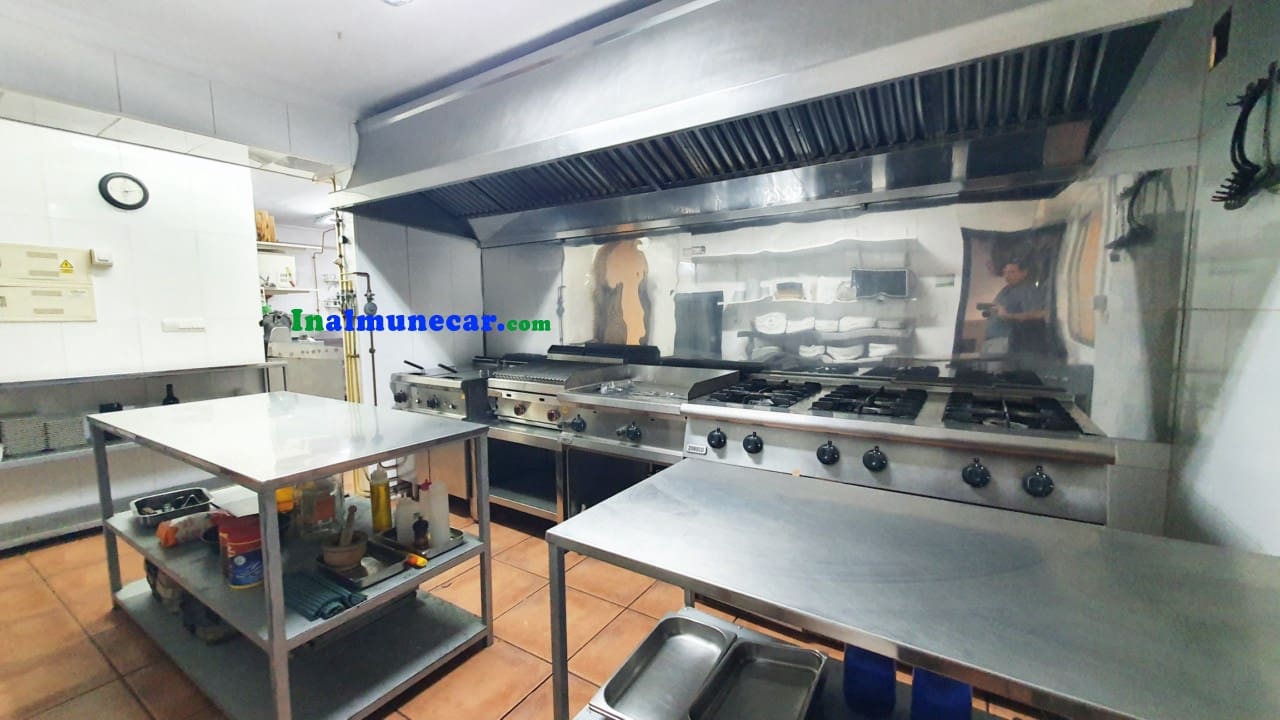 7 soveværelse Restaurant/Bar til salg i Otivar - € 750.000 (Ref: 9264053)