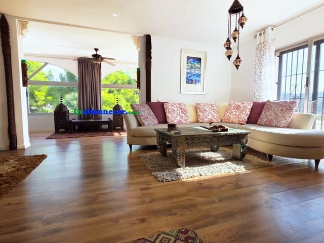 4 soveværelse Villa til salg i La Herradura, Almuñécar med garage - € 900.000 (Ref: 9378786)