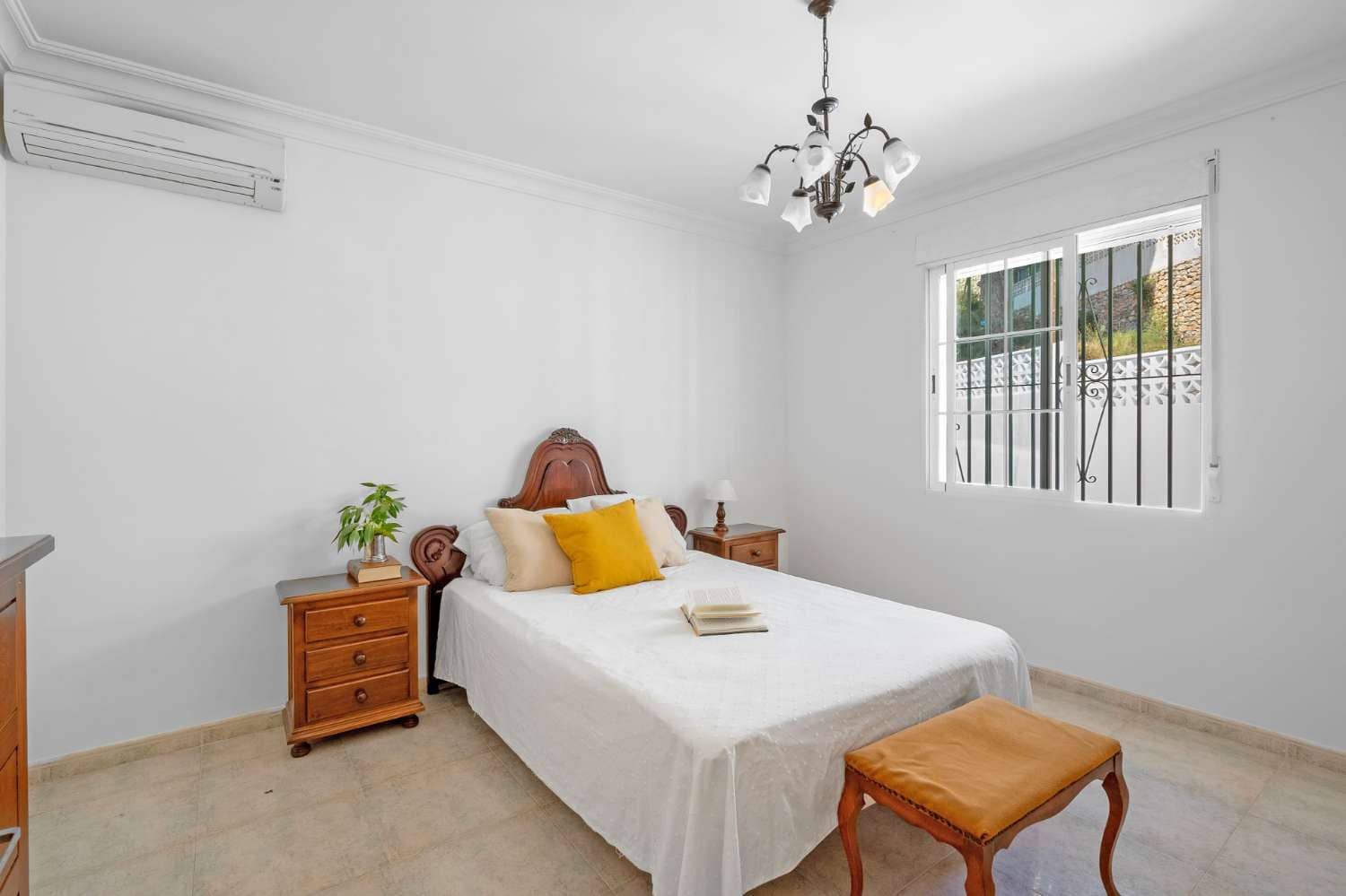 5 bedroom Villa for sale in La Herradura with pool - € 1,100,000 (Ref: 9410662)