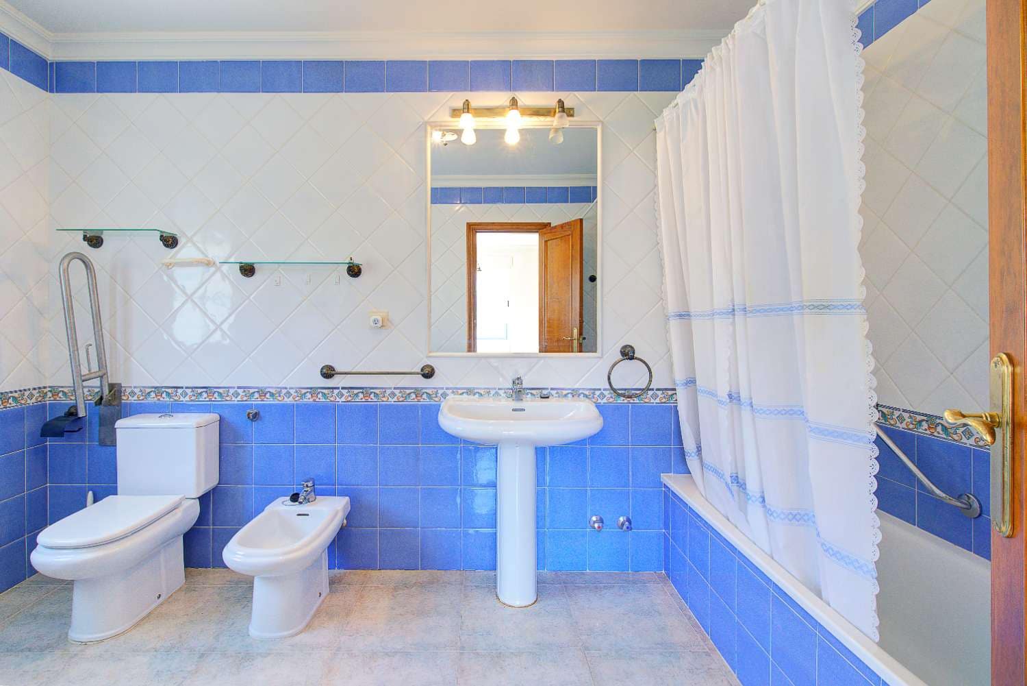 5 bedroom Villa for sale in La Herradura with pool - € 1,100,000 (Ref: 9410662)