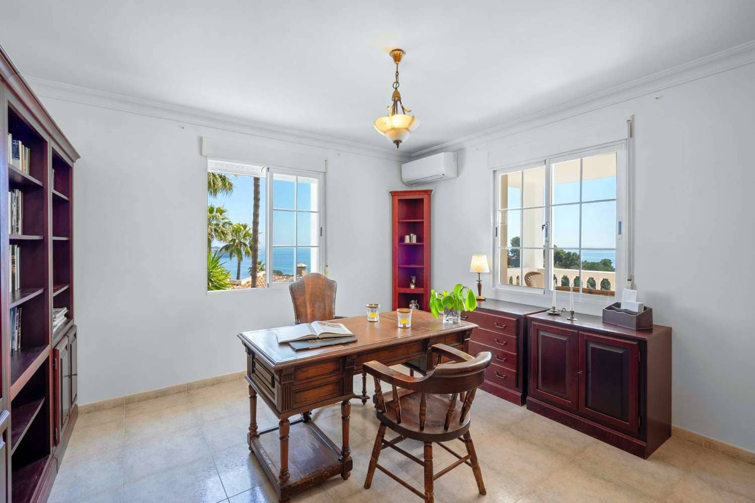 5 bedroom Villa for sale in La Herradura with pool - € 1,100,000 (Ref: 9410662)