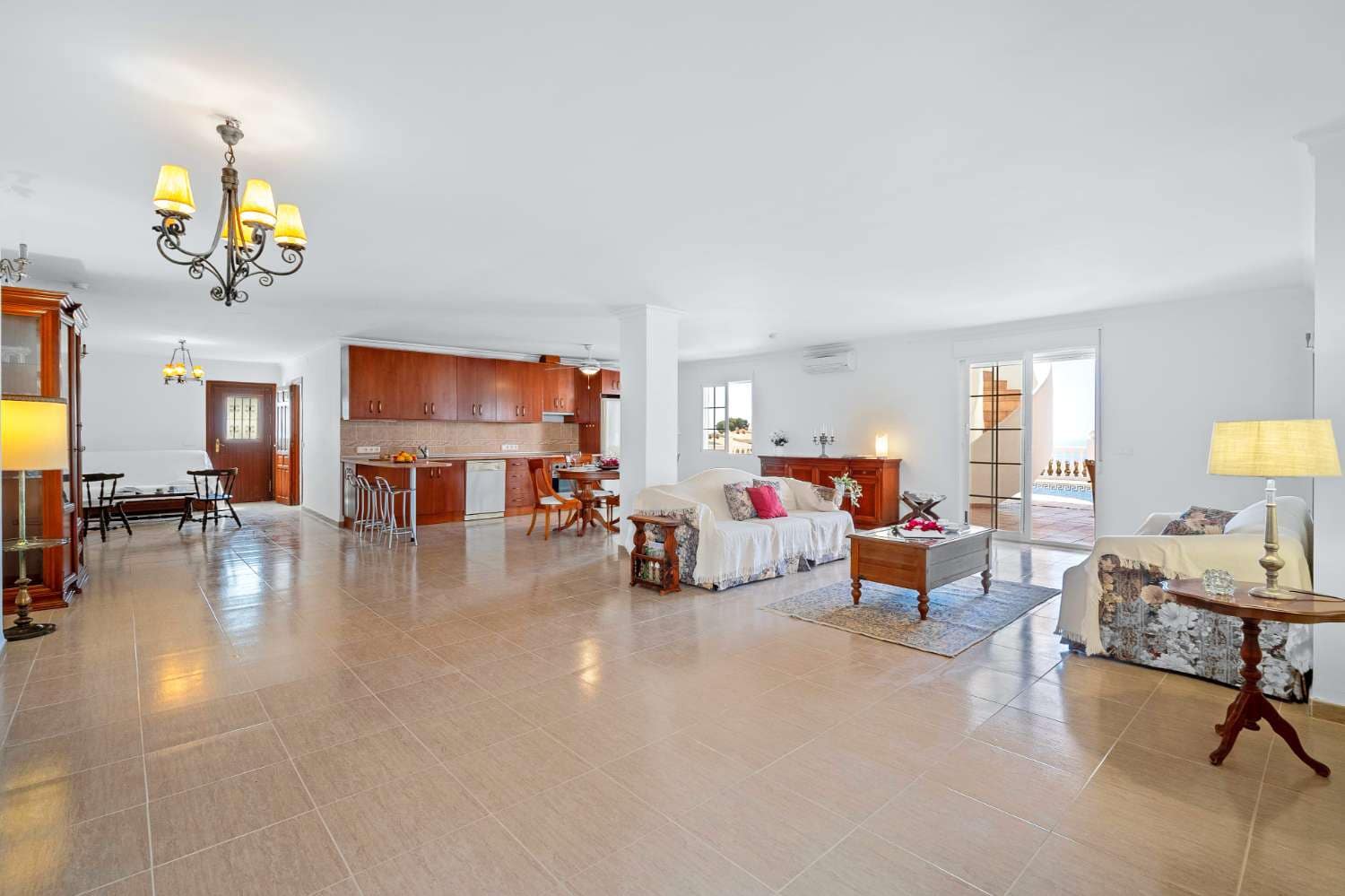 5 bedroom Villa for sale in La Herradura with pool - € 1,100,000 (Ref: 9410662)