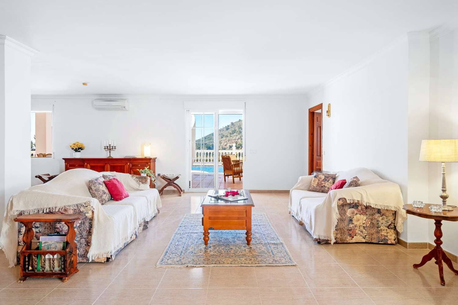 5 bedroom Villa for sale in La Herradura with pool - € 1,100,000 (Ref: 9410662)