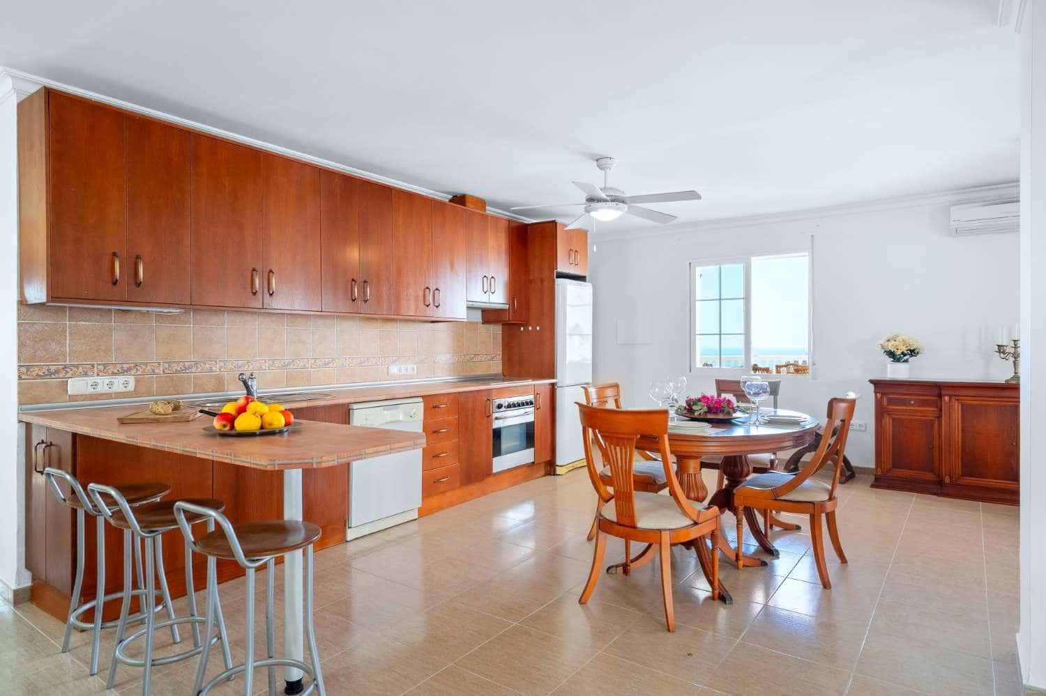 5 bedroom Villa for sale in La Herradura with pool - € 1,100,000 (Ref: 9410662)