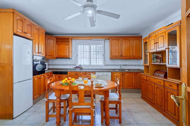 5 soveværelse Villa til salg i La Herradura, Almuñécar med swimmingpool - € 1.100.000 (Ref: 9410662)