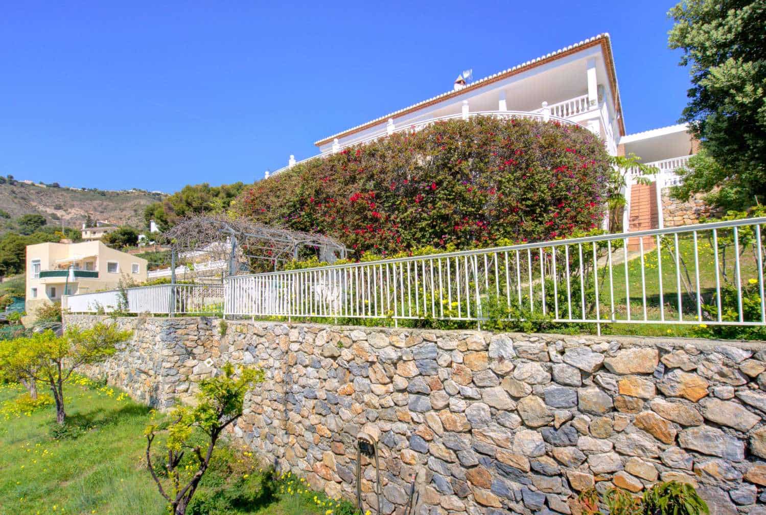 5 bedroom Villa for sale in La Herradura with pool - € 1,100,000 (Ref: 9410662)