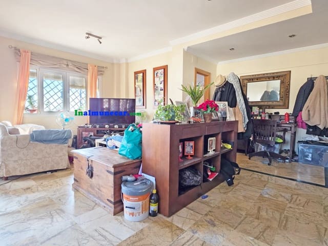 4 slaapkamer Rijtjeshuis te koop in Almuñécar met zwembad garage - € 395.000 (Ref: 9450419)