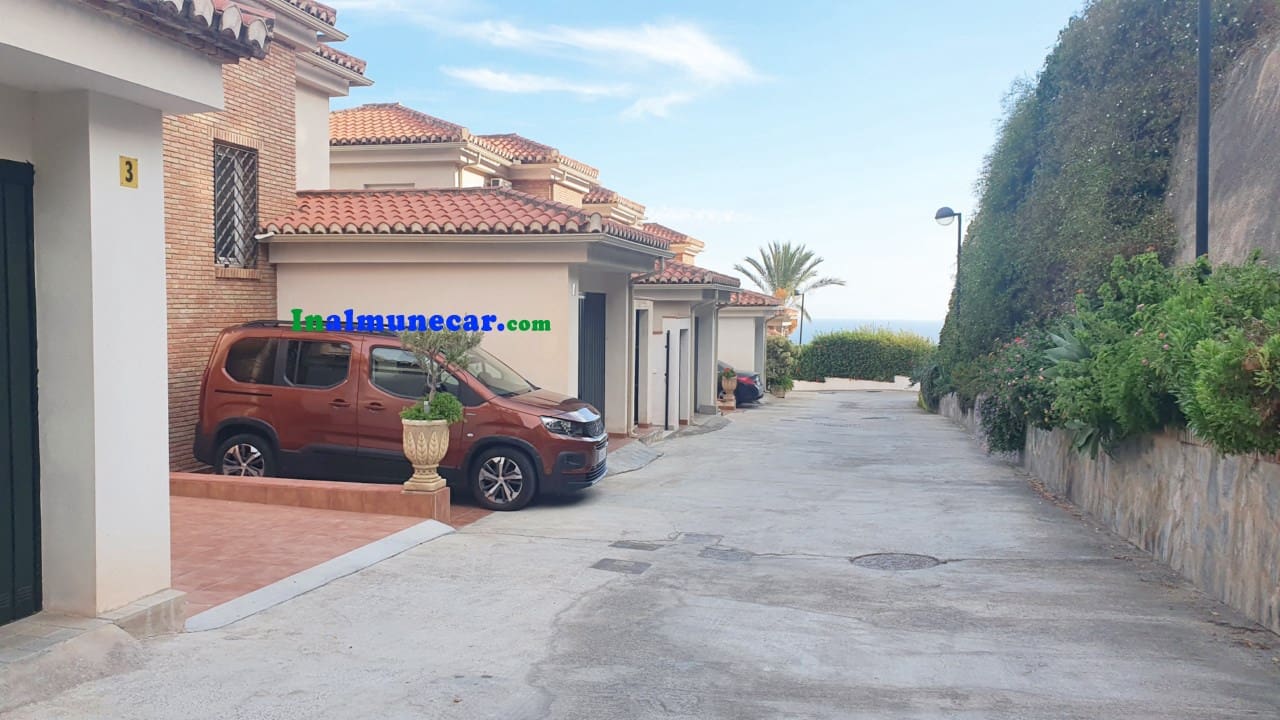 4 sovrum Radhus till salu i Almunecar med pool garage - 395 000 € (Ref: 9450419)