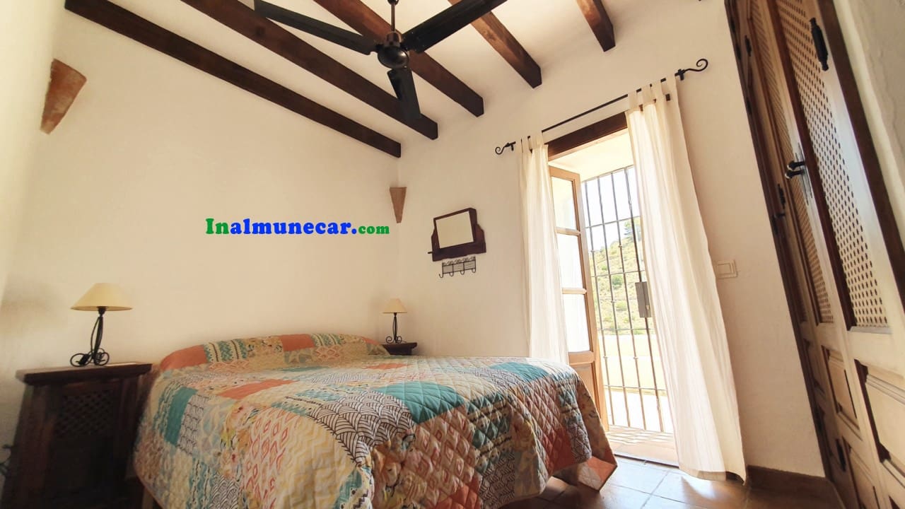 3 soveværelse Villa til salg i Almunecar med swimmingpool - € 635.000 (Ref: 9547796)